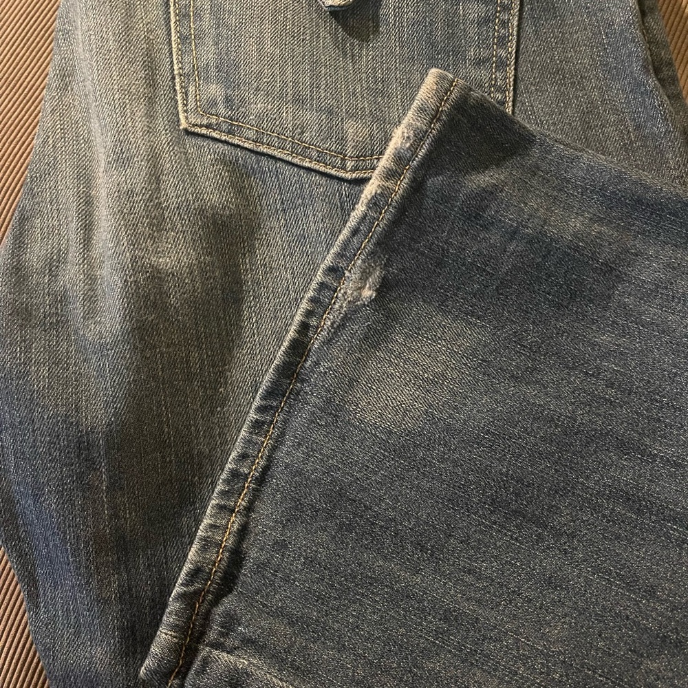 Distressed - Picture 4 of 6